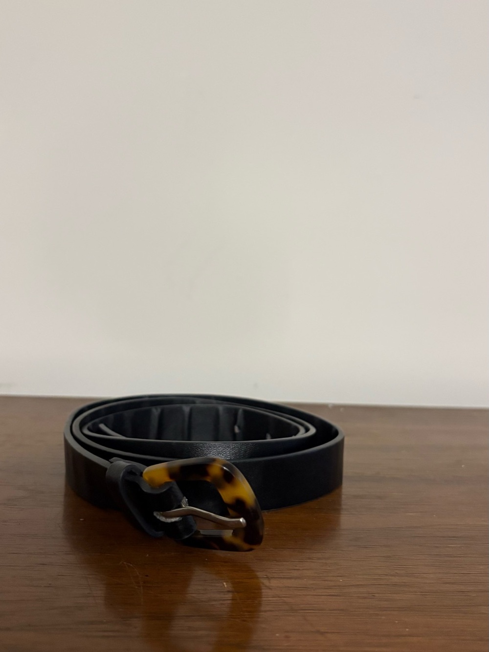Classic Black Leather Belt with Tortoiseshell Buckle - Picture 4 of 5